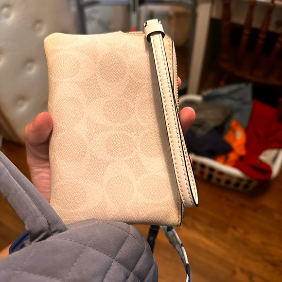 coach wristlet - Picture 2 of 2